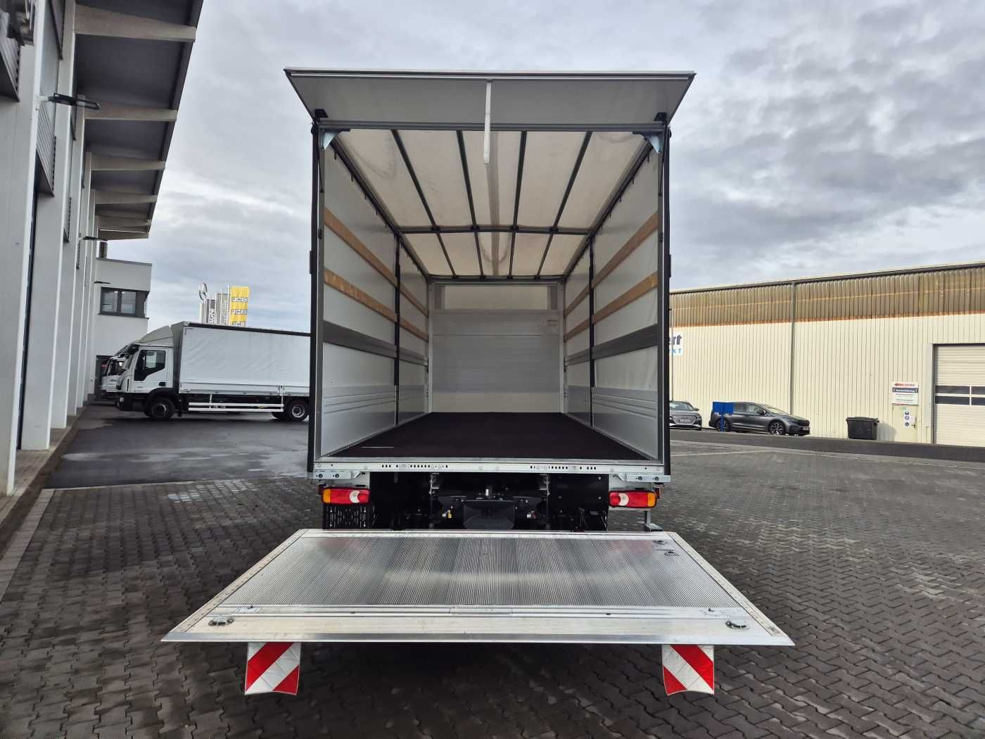 Fahrzeugabbildung Iveco Eurocargo ML140E28/P LBW Bär Schiebeplane AHK