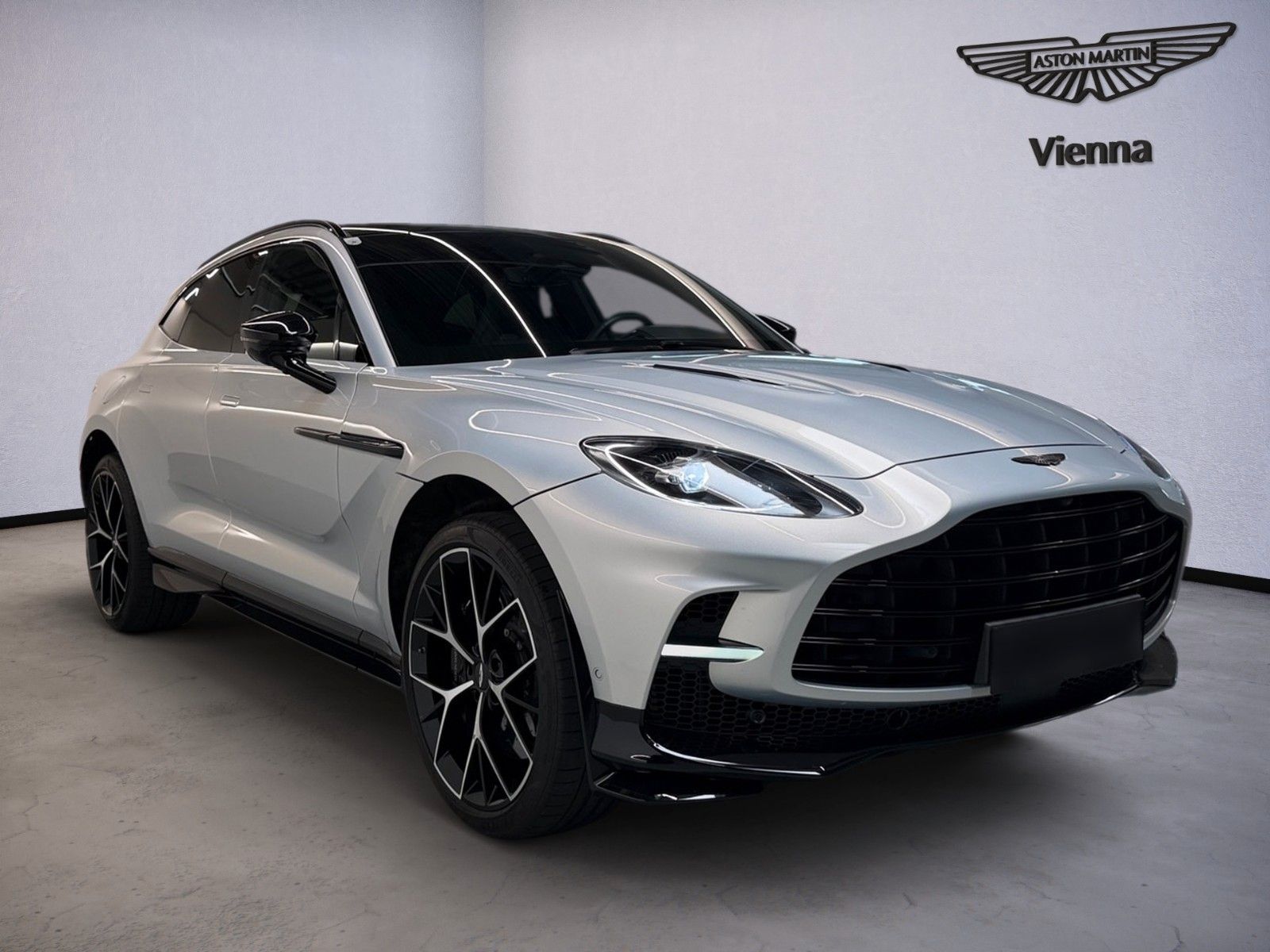 Aston Martin DBX707 | Lightning Silver | Pano | AHK | 23'' imagem 2