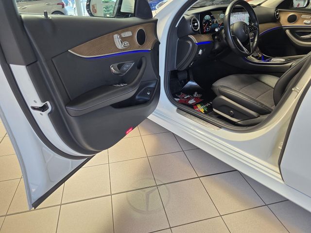 MERCEDES-BENZ E 200 — Foto 31