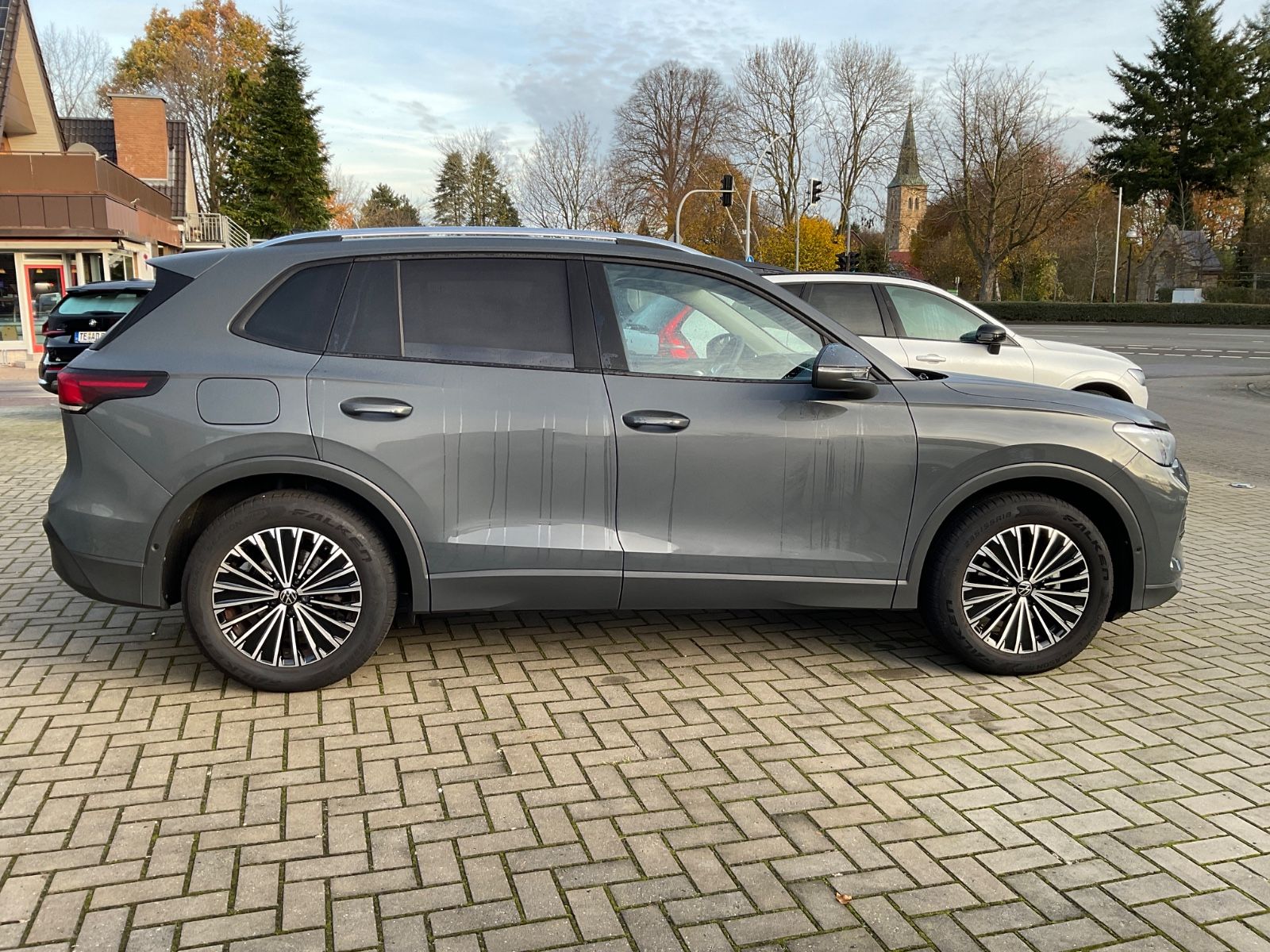 Fahrzeugabbildung Volkswagen Tiguan 1.5 eTSI DSG Life,Kamera,ACC,LED,Navi