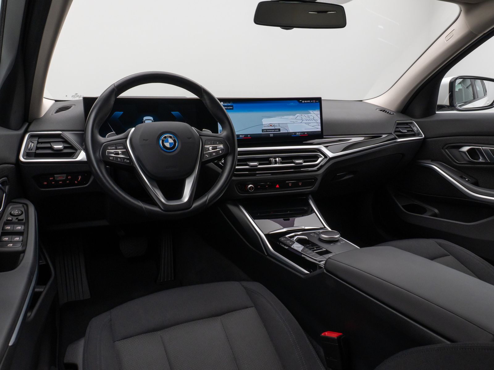 Fahrzeugabbildung BMW 320e DAB CockPitPlus PDC Geschwindigkeitsreg LED