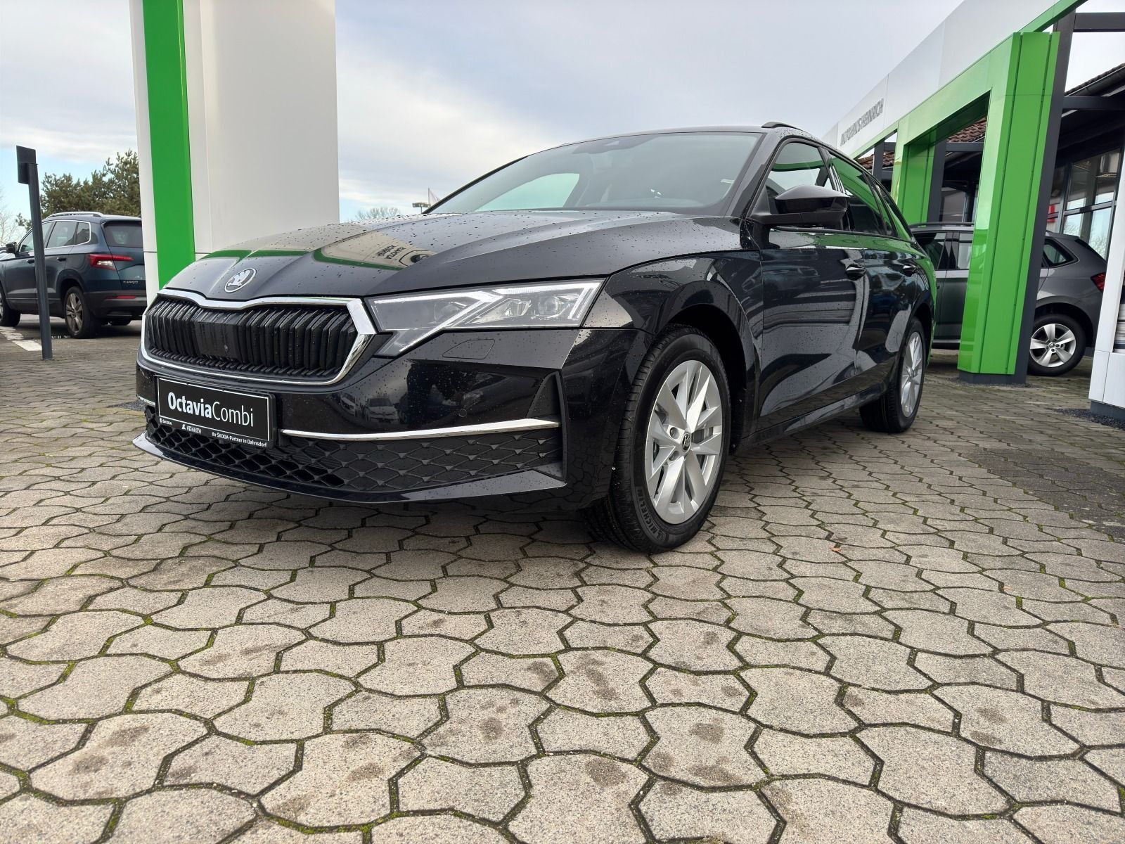 Fahrzeugabbildung SKODA Octavia Combi 2.0 TDI DSG*Head-Up*360°Cam*Massag