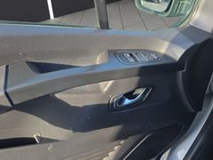 Renault Trafic 2,0 BLUE dCi 150 L2H1 3,0t (9 Sitze) Life