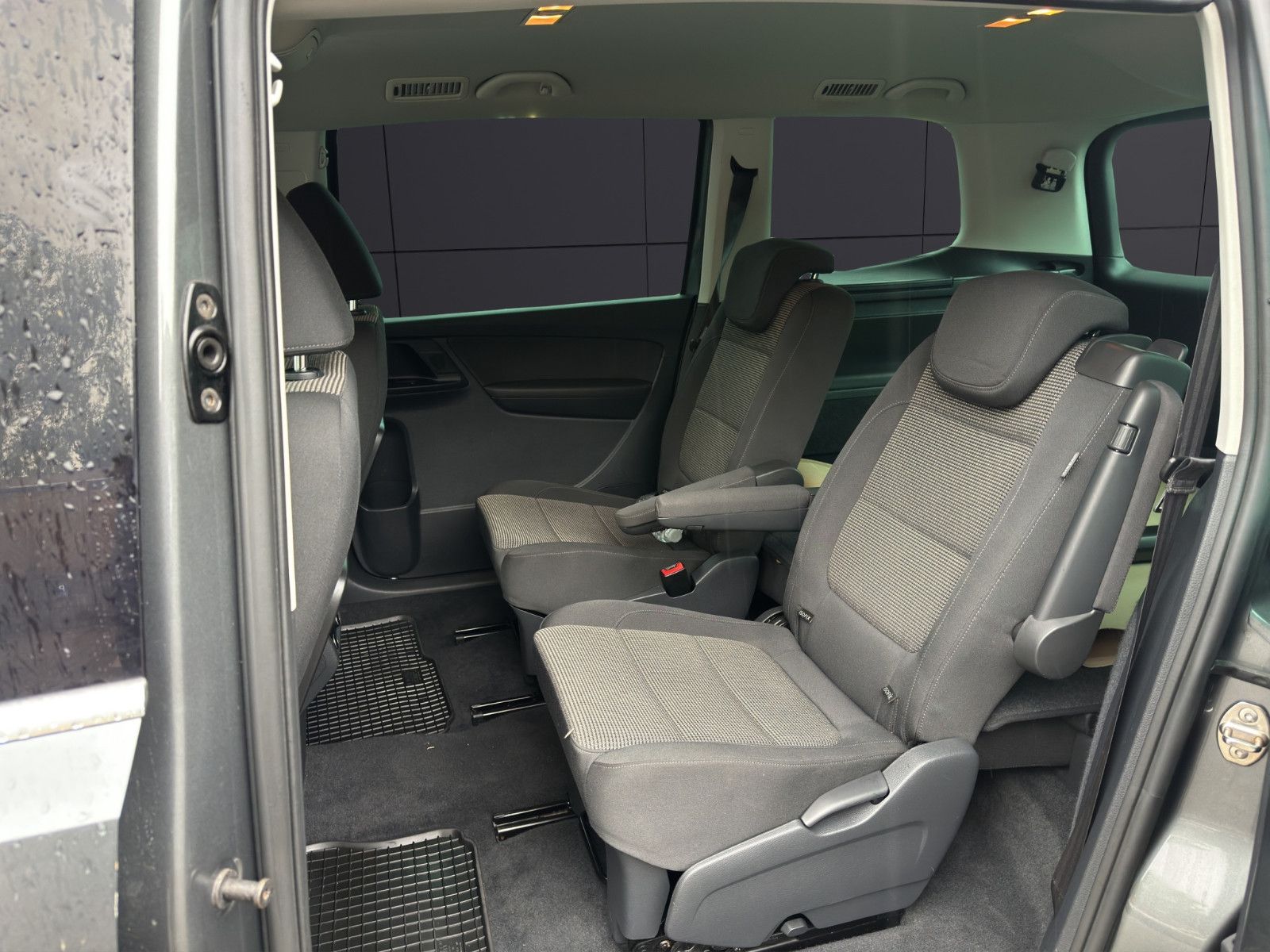 Fahrzeugabbildung Volkswagen Sharan Comfortline BMT/6 Sitze/Standheizung/Cam