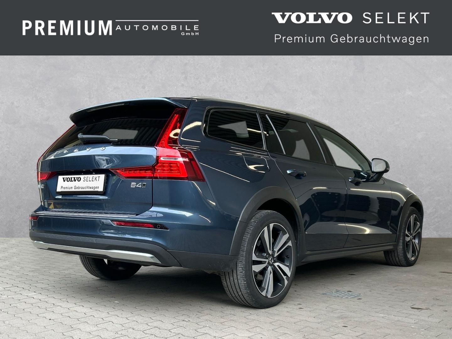 Volvo V60 Cross Country Plus AWD Harman Kardon Pano