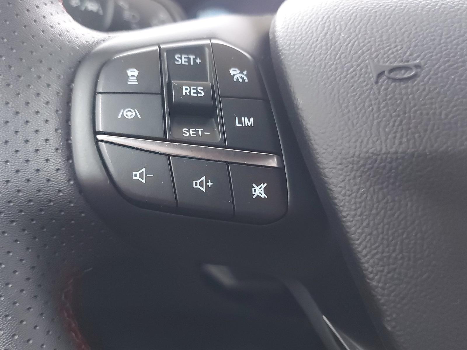 Ford Focus ST-Line X Turnier Aut.*AHK*ACC*HUD*KAM*NAV