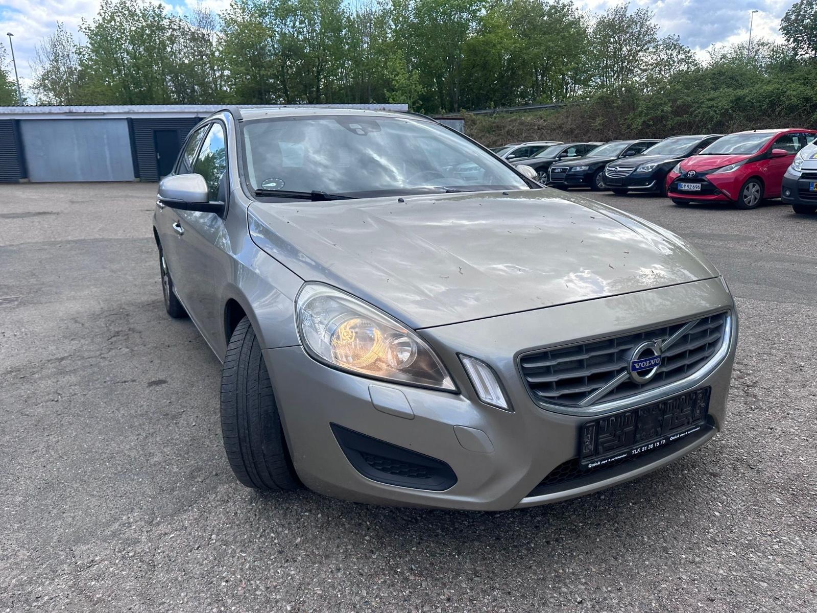 Volvo V60 2012 — photo 7