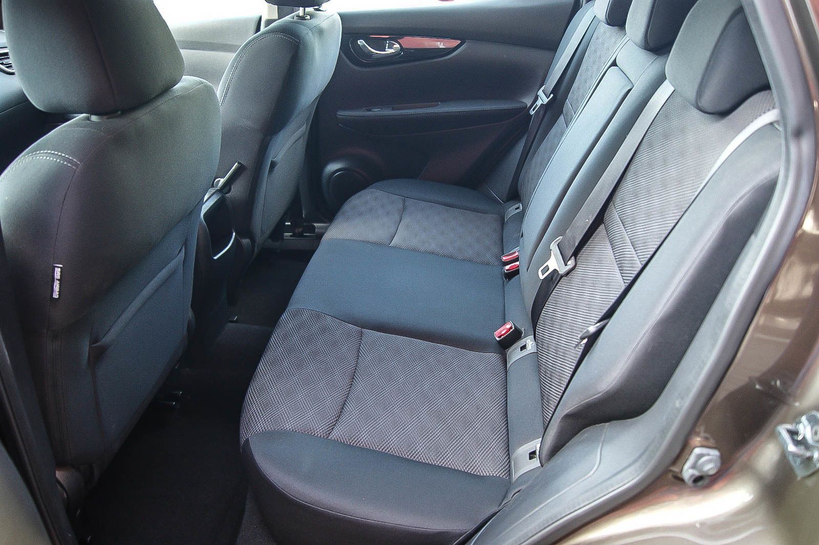 Fahrzeugabbildung Nissan Qashqai 1.2 Acenta 4x2 1 HAND AHK SIZHG 22.324KM