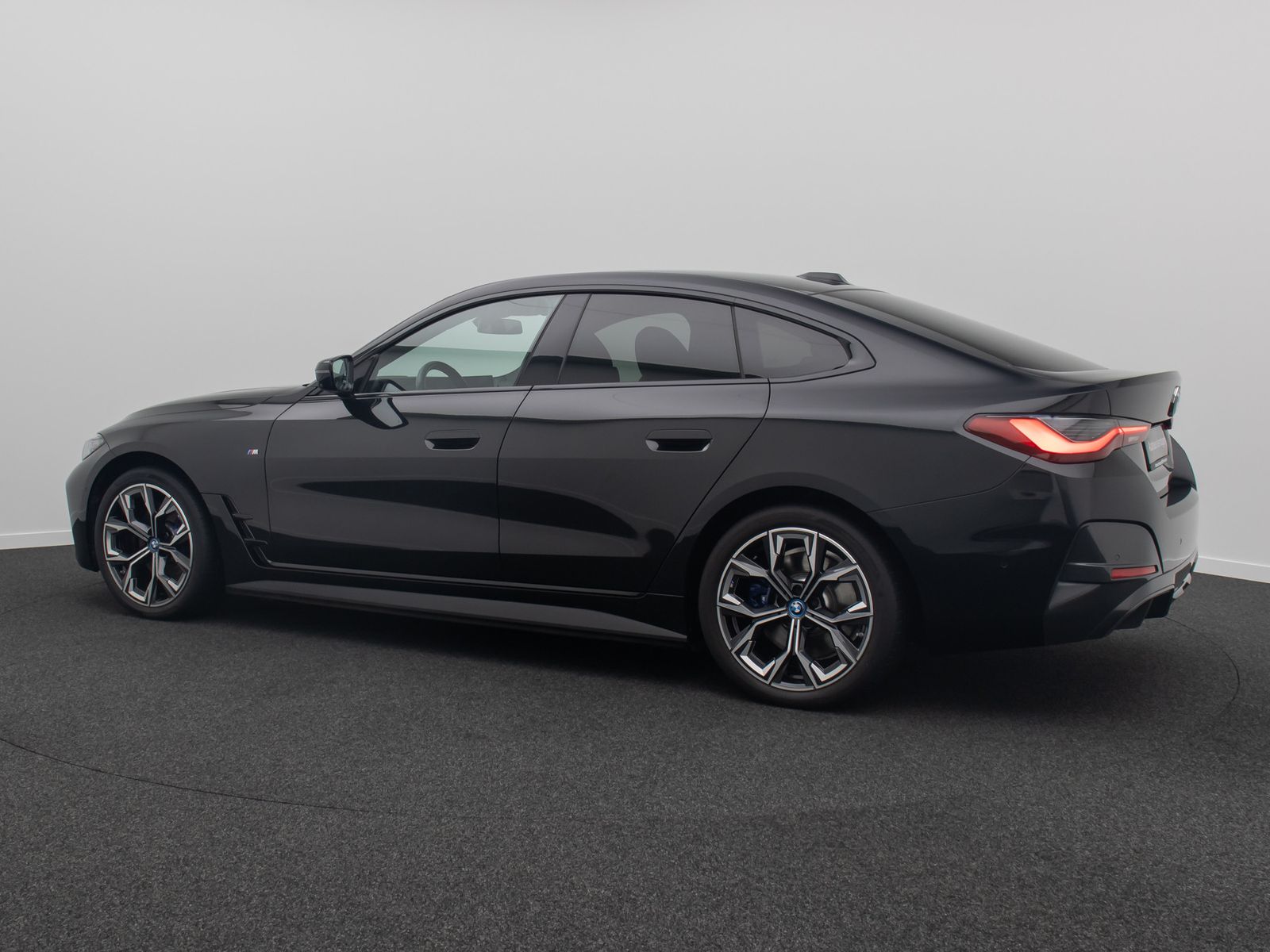 Fahrzeugabbildung BMW i4 eD40 Gran Coupe M Sport 360°HUD H/K Laser DAB
