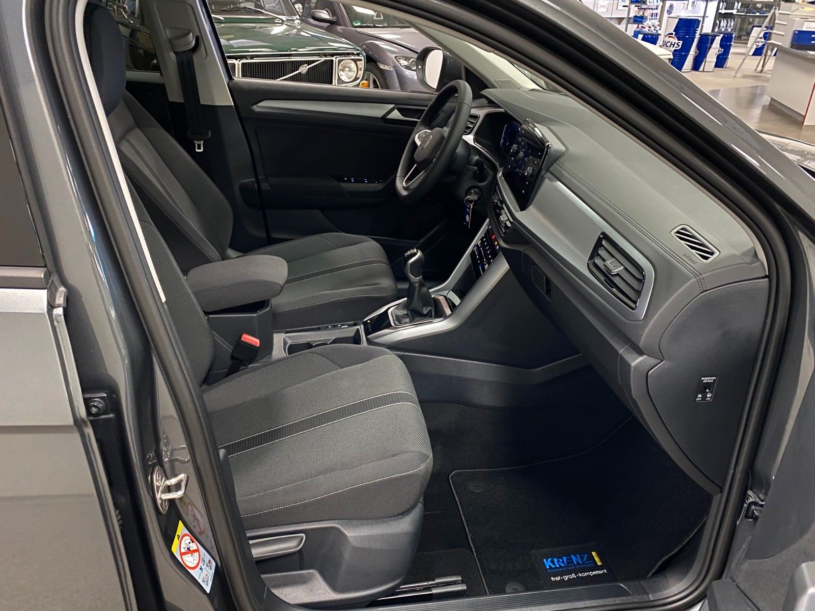 Fahrzeugabbildung Volkswagen T-Roc 1.5 TSI Life+ACC+LED+KAMERA+virt.TACHO+PDC