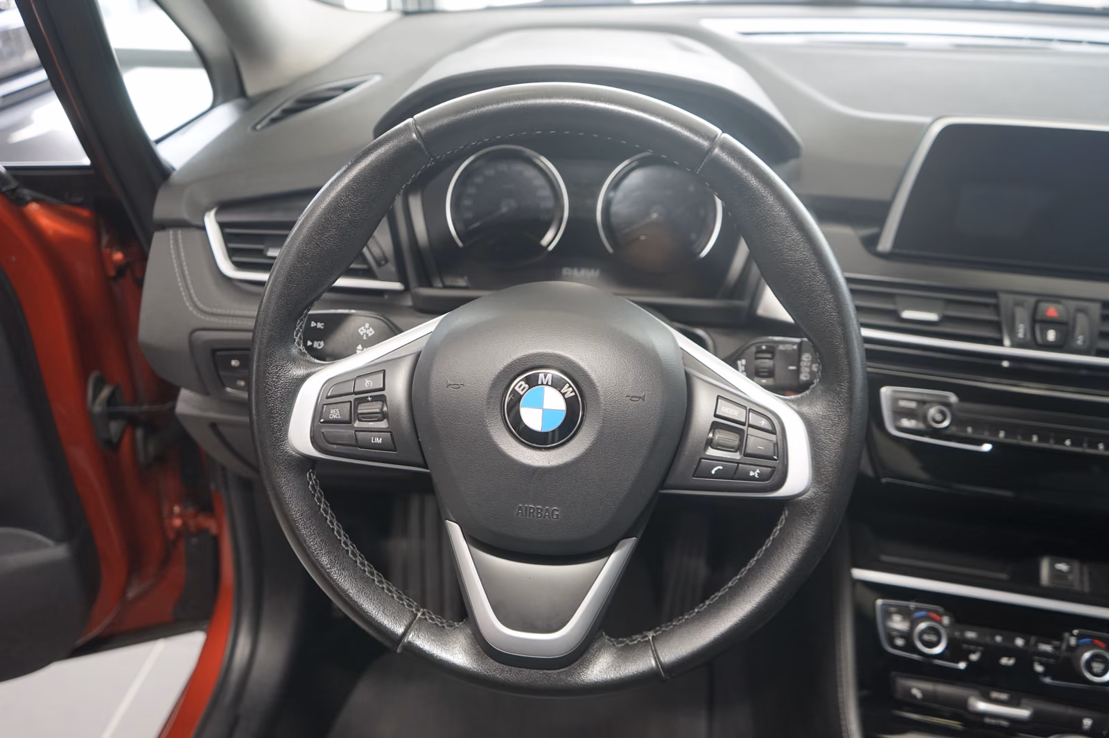 BMW 216 d Sport Line+NAVI+KAMERA+TEMPOMAT+SITZHEIZUNG, миниатюра 9