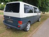 Volkswagen T4 Caravelle 2.5 TDI 75kW lang - Volkswagen T4 Caravelle mit Diesel-Antrieb: Kleinbus, 2.5