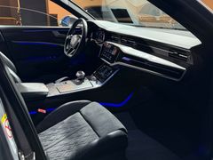 AUDI RS6 4.0 TFSI*PANO*B&O*HEADUP*AHK*STANDHEIZUNG*