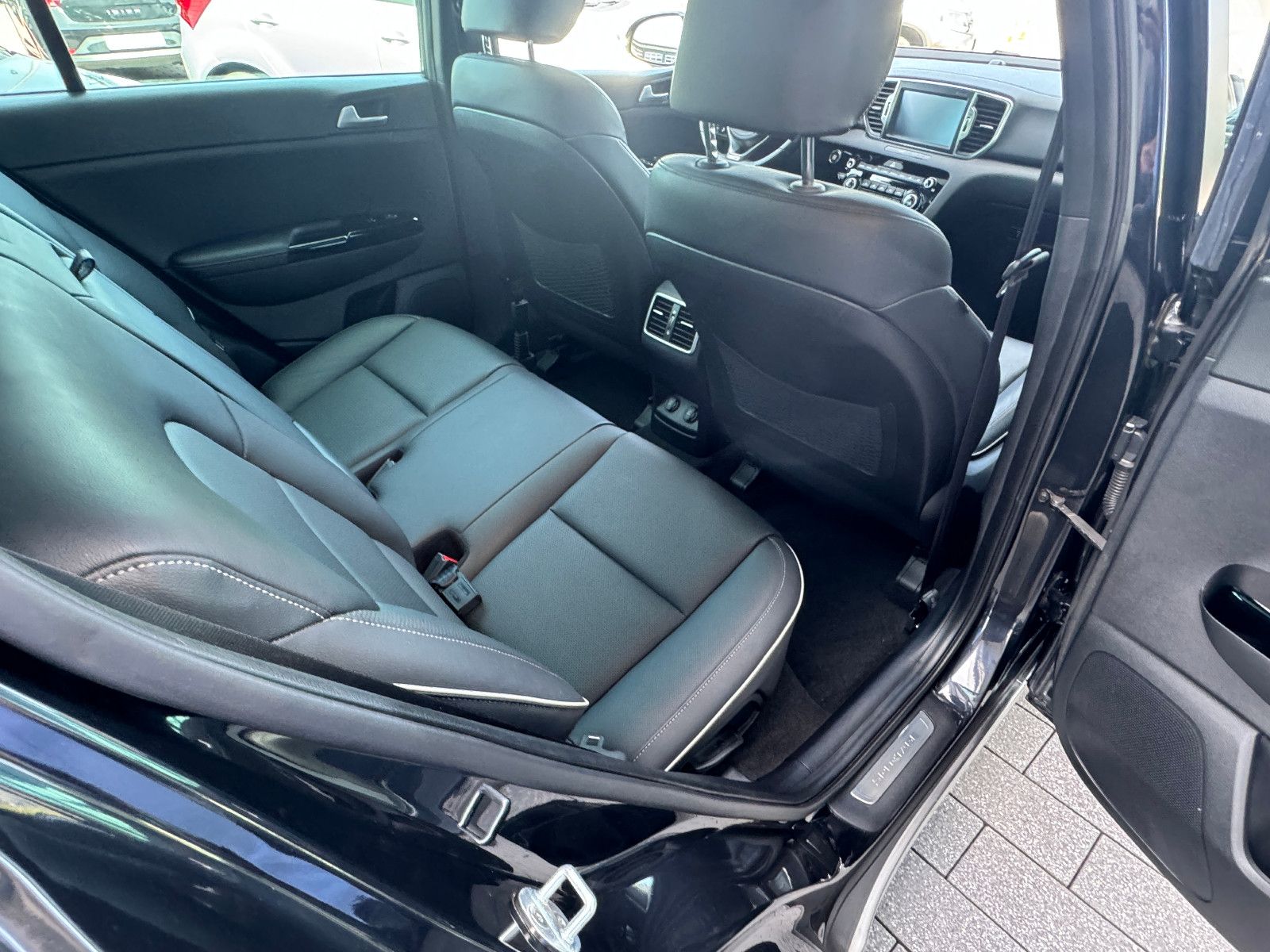 Fahrzeugabbildung Kia Sportage GT-Line 4WD,Navi,Leder,Sitzh,Kamera v+h