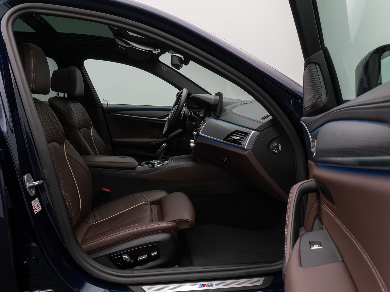 Fahrzeugabbildung BMW 530e xD M Sport Laser DAB H/K HUD AHK Panorama