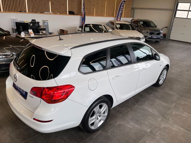 MYAUTOCENTER – Gebraucht- und Jahreswagen mit Werkstattservice in Pfaffenhofen Opel Astra J Sports Tourer Design Edition *PDC*Klima*