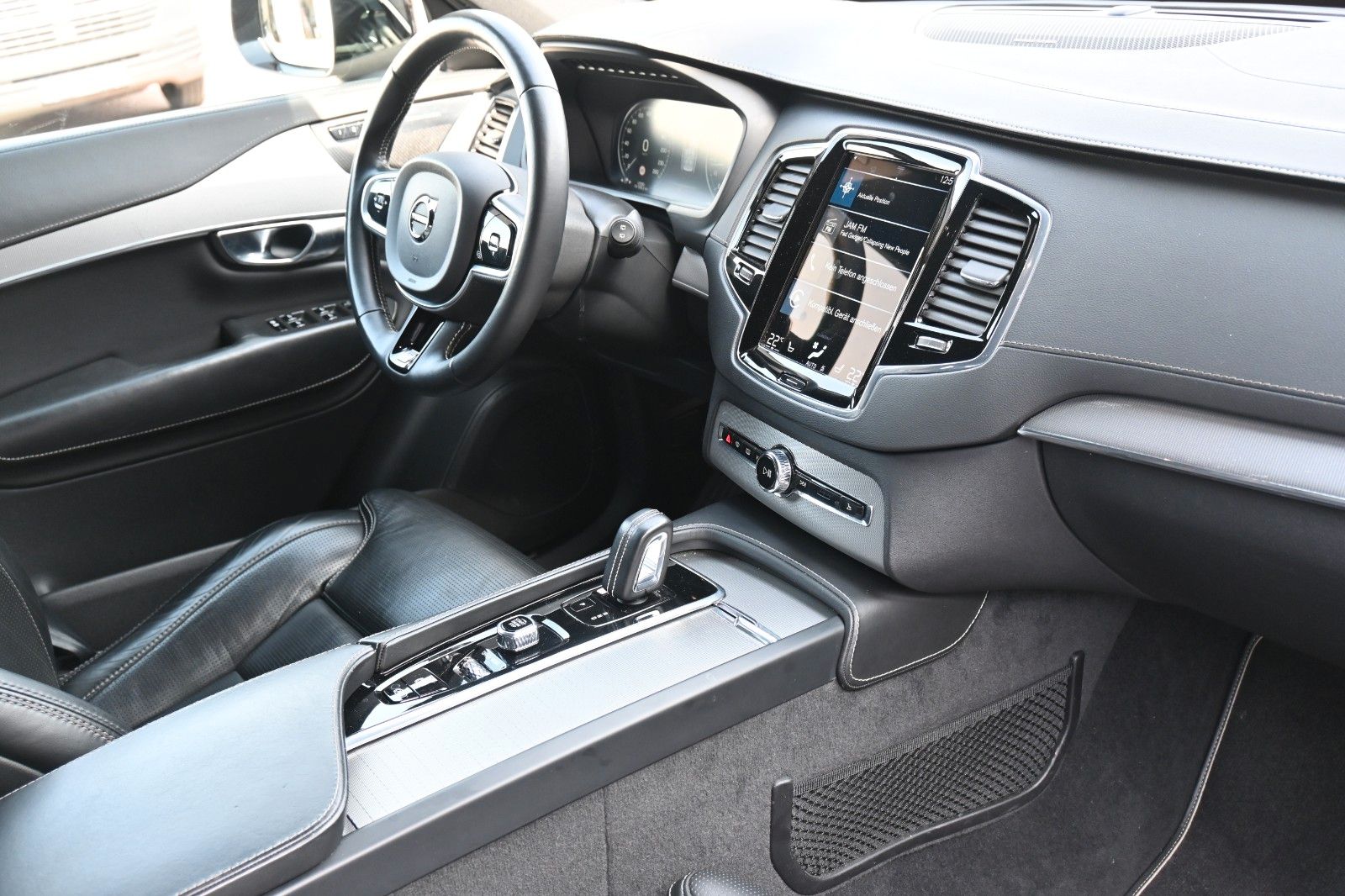 Fahrzeugabbildung Volvo XC90 B5 D AWD R-Design*RFK*STHZ*ACC*7Si*H&K