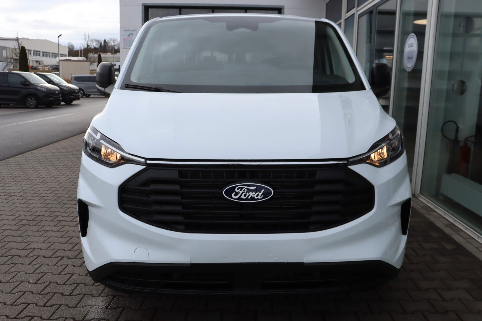 Ford Transit Custom Kombi Trend 2.0 EcoBlue 9-Sitzer imagem 2