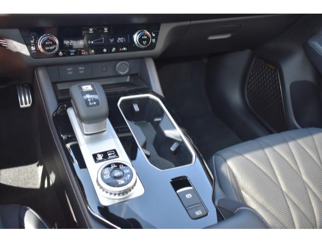 Mitsubishi Plug-In Hybrid Outlander 2.4 PHEV  Top Black