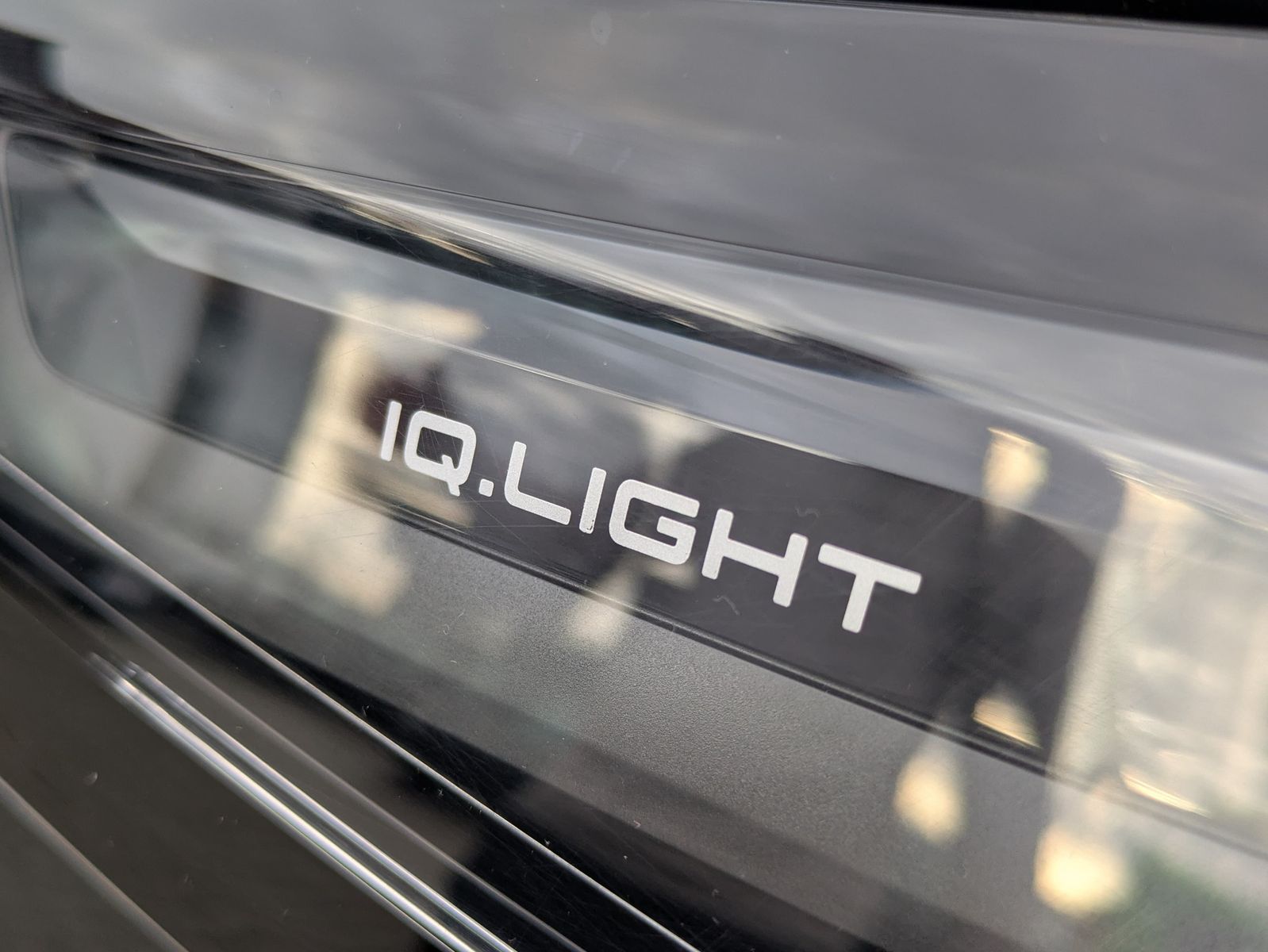 Fahrzeugabbildung Volkswagen Tiguan 2.0 TDI 4M R-Line PANO*H&K*AHK*MATRIX*20"