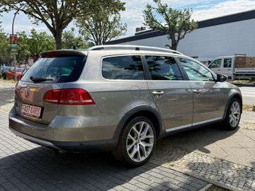 Volkswagen Passat Alltrack - 9