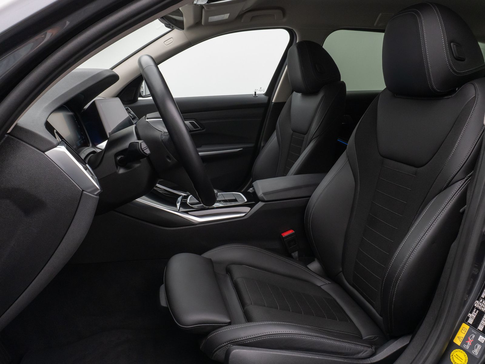 Fahrzeugabbildung BMW 330e SportLine Laser Kamera HUD DAB HiFi Komfort