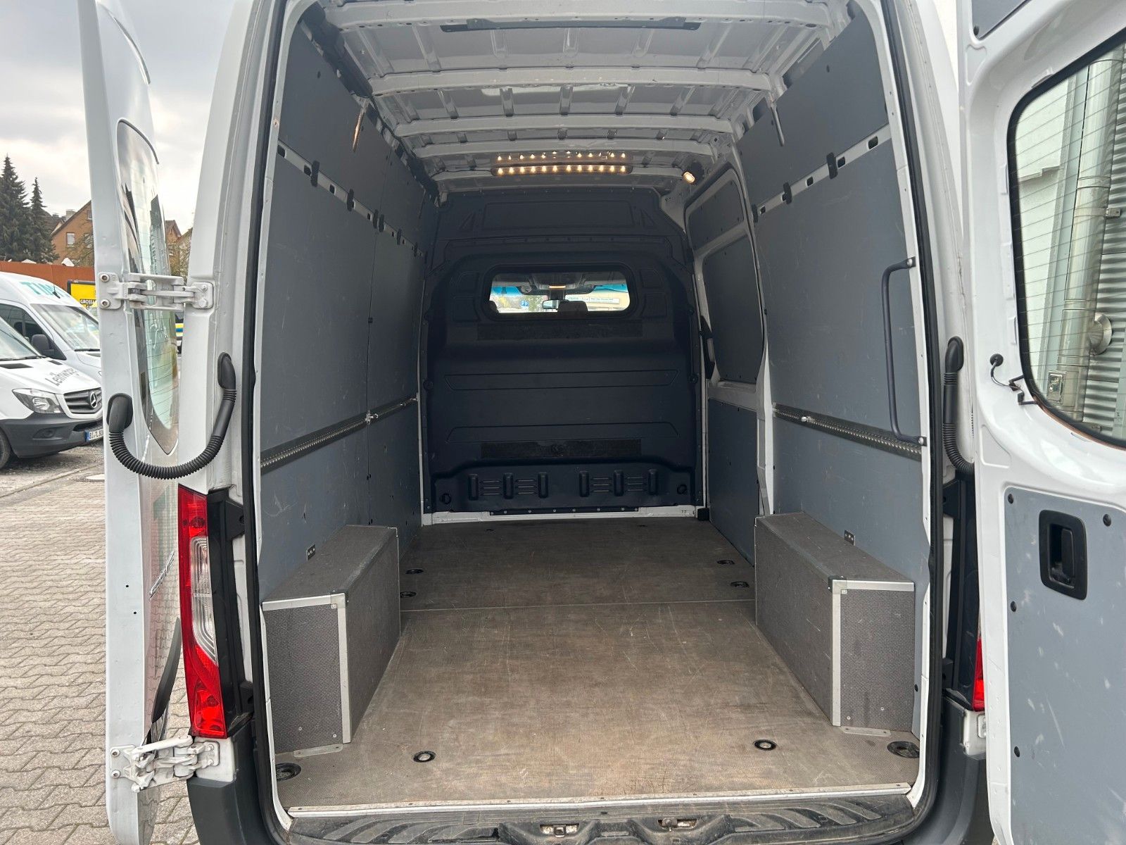 Fahrzeugabbildung Mercedes-Benz Sprinter III   214 CDI  MR / MBUX