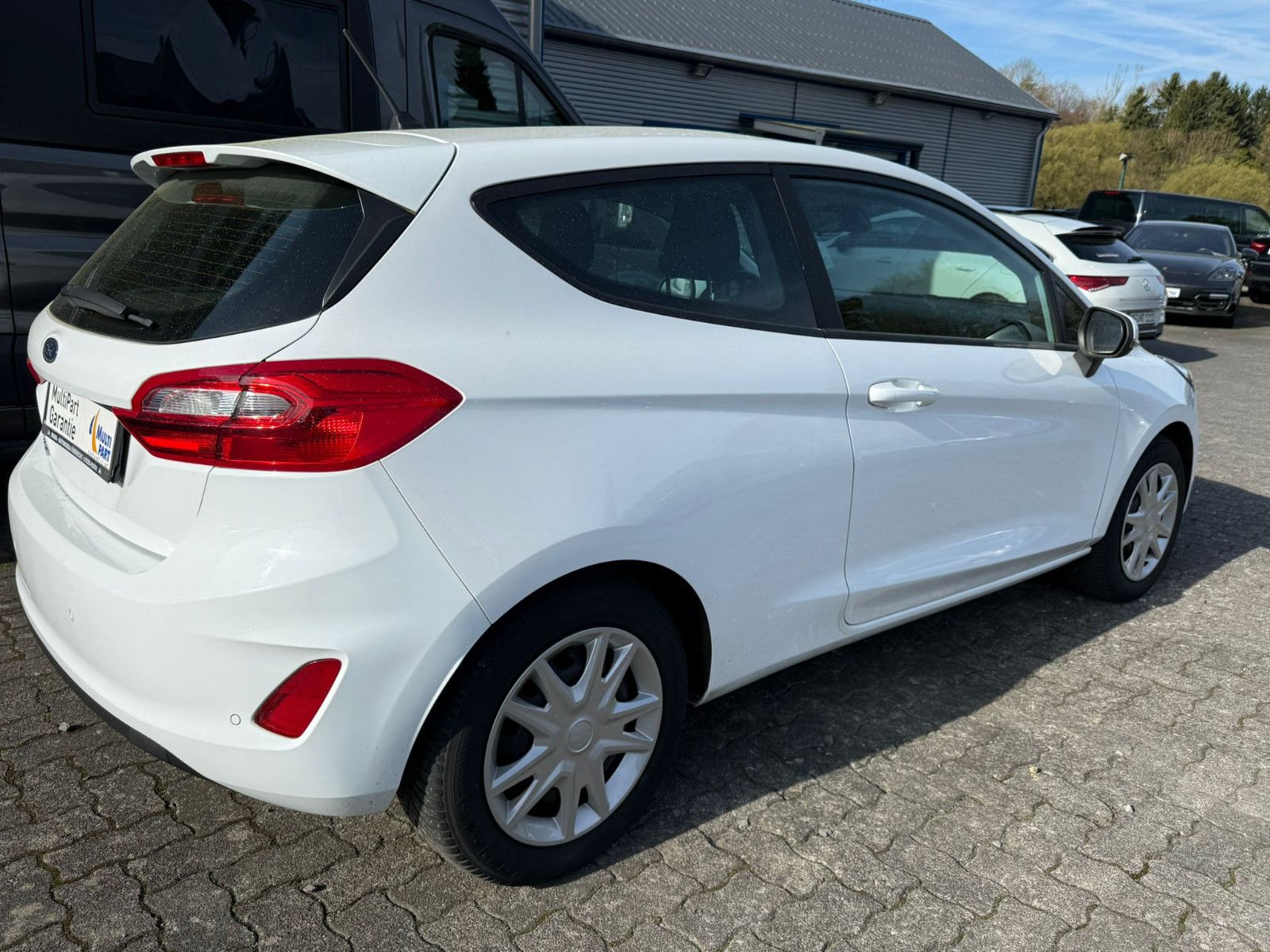 Fahrzeugabbildung Ford Fiesta 1,1i Cool & Connect, Klima, PDC