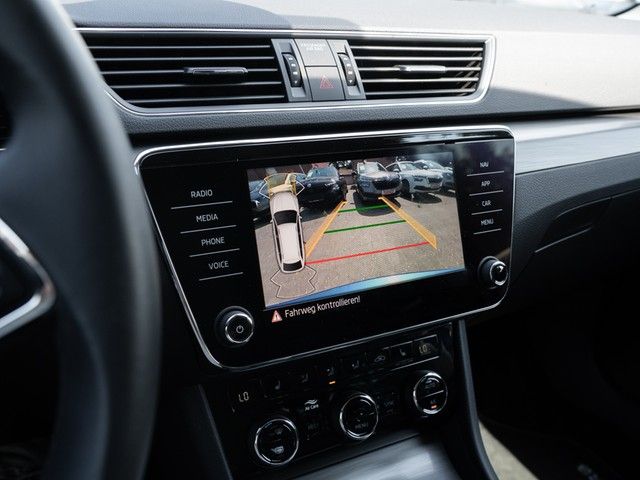 Superb Combi 2.0 TDI Style DSG AHK+MATRIX+RFK+AC