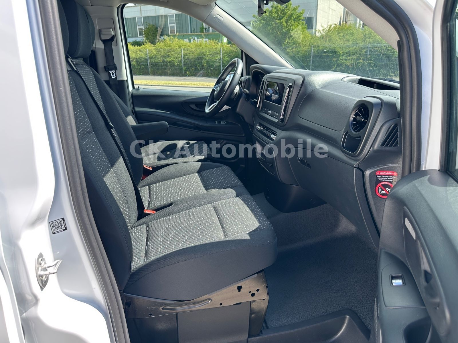 Fahrzeugabbildung Mercedes-Benz Vito Tourer 119 PRO lang/9 Sitze/Navi/LED/Kamera