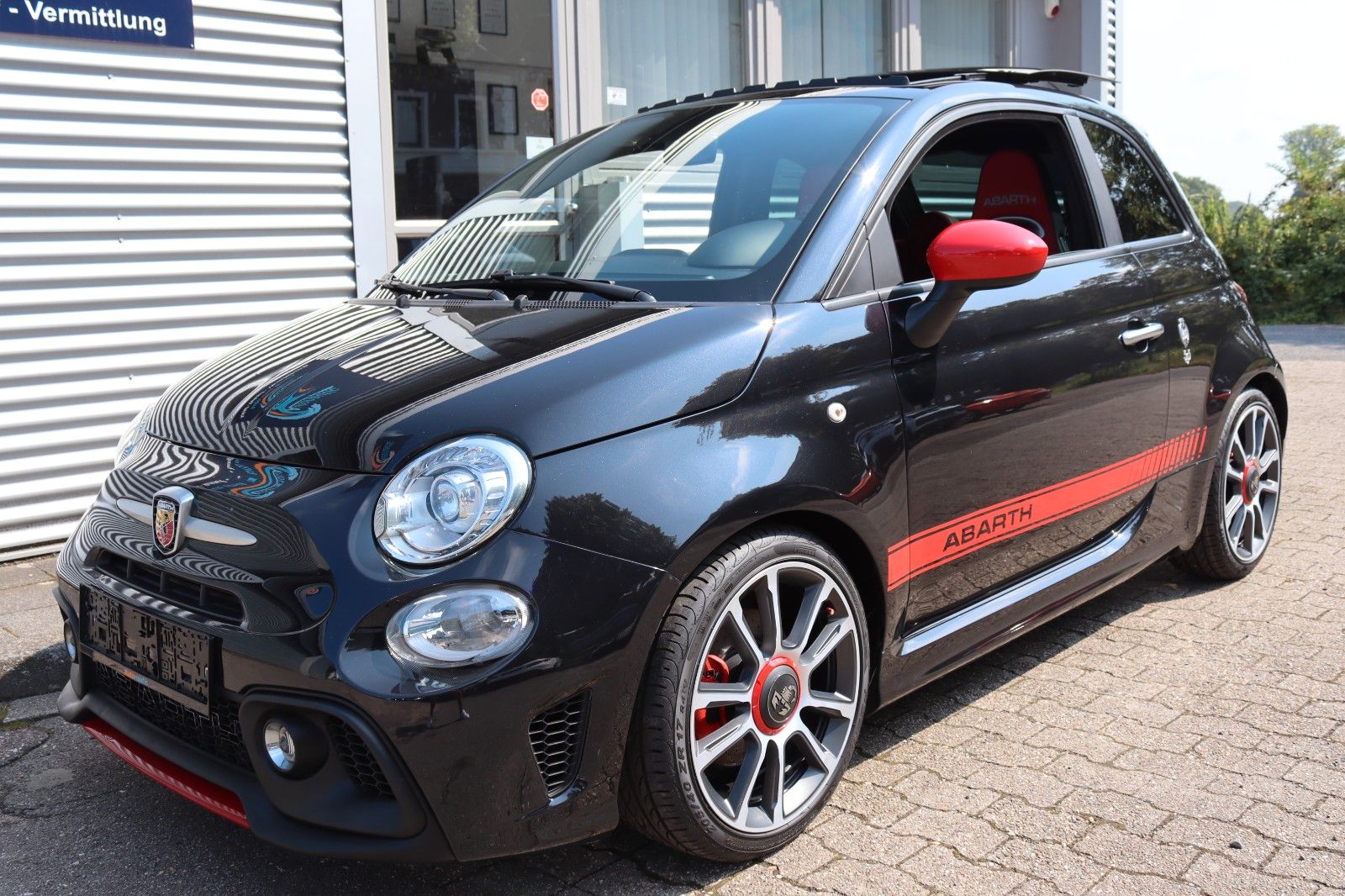 Fahrzeugabbildung Fiat 595 ABARTH LEDER PANO NAVI BEATS XENON PDC  1Hd