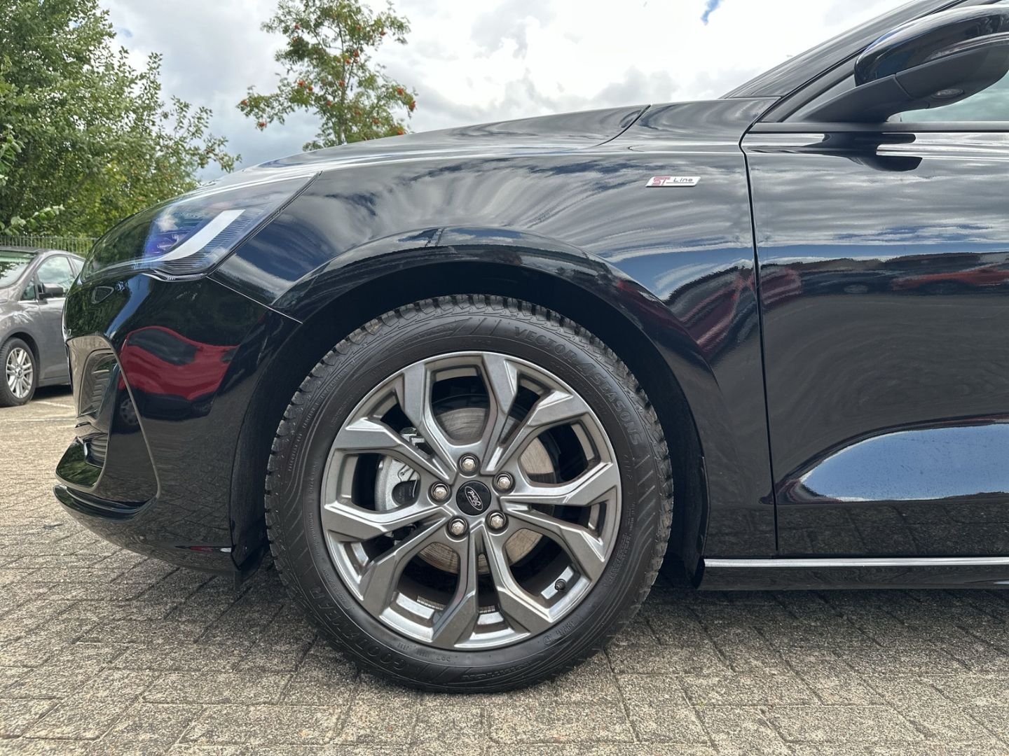Fahrzeugabbildung Ford Focus Turnier ST-Line 1.0 EcoBoost Mild-Hybrid E
