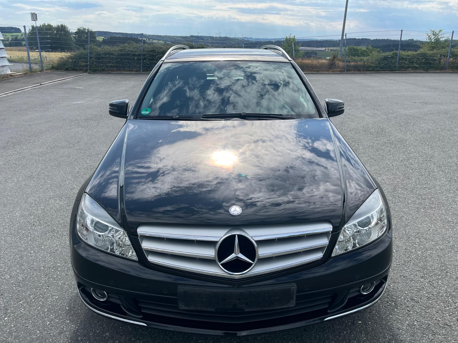 Mercedes-Benz 220 2008 — rear view
