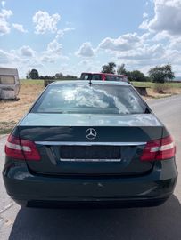 Mercedes E 220 - 11