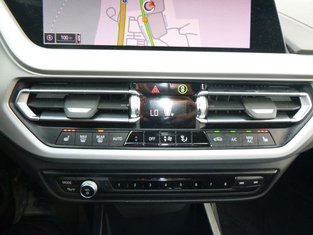 Fahrzeugabbildung BMW 218 Gran Coupé >NAV/AHK/LED/18Zoll Alu<