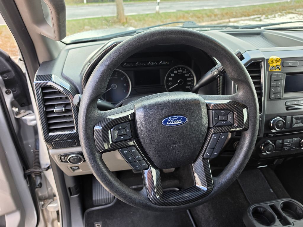 FORD F 150 Lariat 2.7 V6 Benzin FX 4x4 offroad FORD F 150 Lariat 2.7 V6 Benzin FX 4x4 offroad