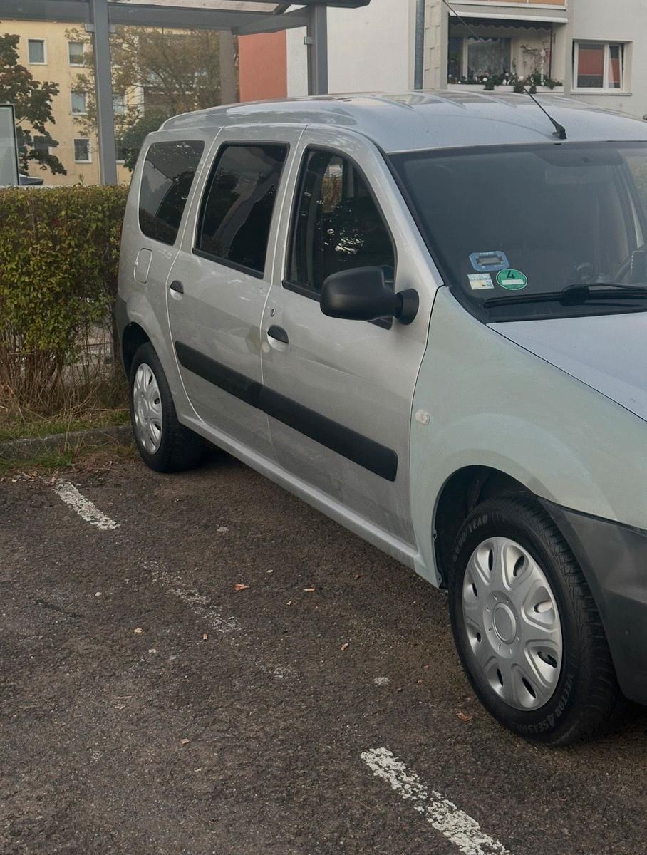 Dacia Logan 2010 — photo 8