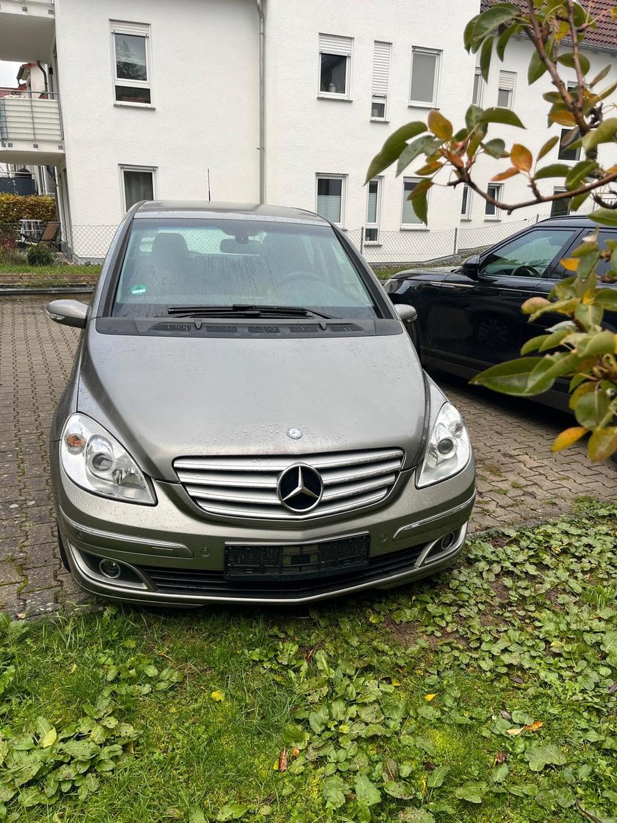 Mercedes-Benz B 170