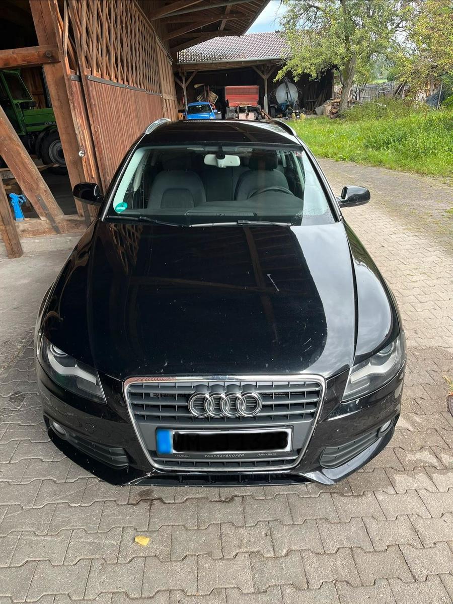 Audi A4 2009 — rear view