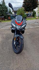 Aprilia Tuono 125 (Euro 4 inkl. Betriebsanleitung) - APRILIA TUONO 125