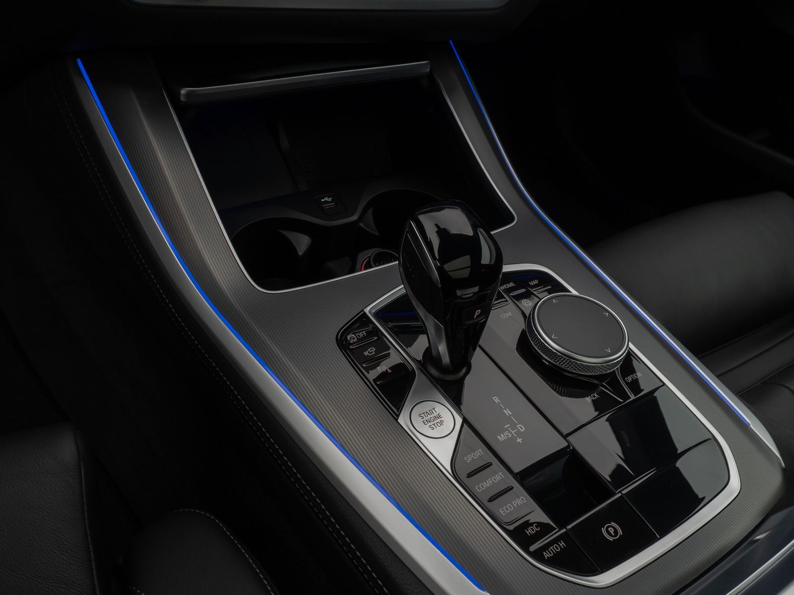 Fahrzeugabbildung BMW X5 xD30d M Sport Panorama Laser 360°HUD DAB H/K