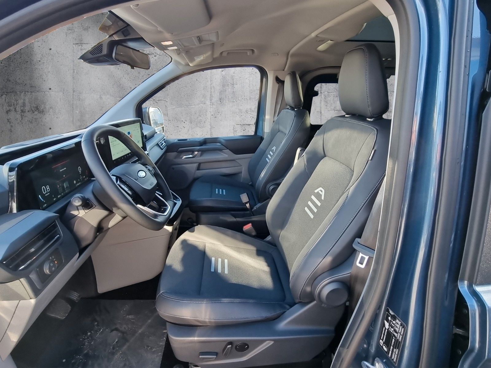 Fahrzeugabbildung Ford Tourneo Custom Bus 320 L2 Tourneo Active AWD