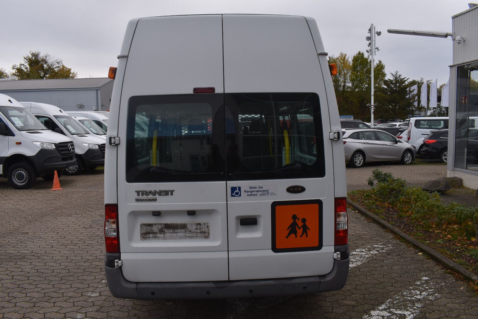 Fahrzeugabbildung Ford Transit Kombi FT 300 L Behindertengerecht *1233