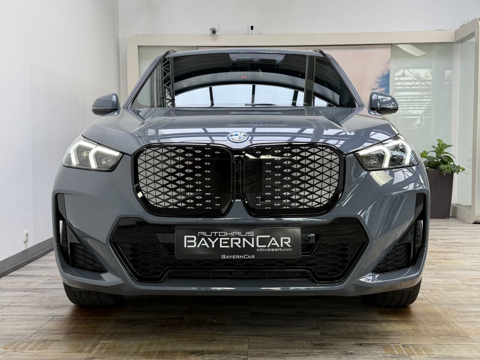 BMW iX1 eDrive20 M Sport Pro ACC H&K MemorySitze LED imagem 2