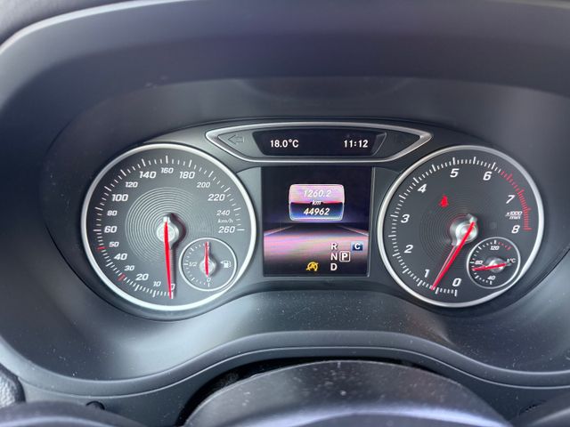 MERCEDES-BENZ B 180 DCT - SEHR WENIG KILOMETER !