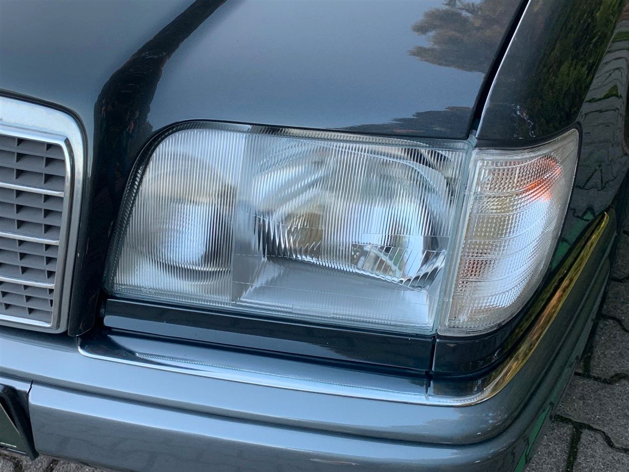 Fahrzeugabbildung Mercedes-Benz E 320 Kombi/Ausnahmezustand/7 Sitze/Klima