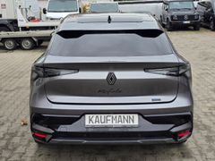 Fahrzeugabbildung Rafale 300 E-Tech Plug-in Hybrid 4x4 Atelier Alp