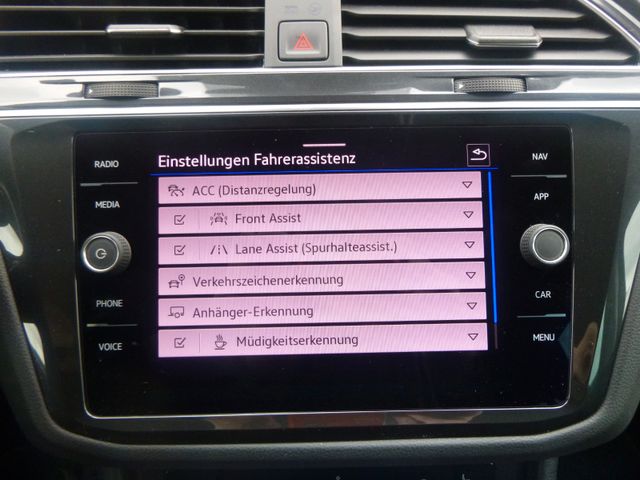 Fahrzeugabbildung Volkswagen Tiguan 2,0 TDI Life >AUT/AHK/NAV/LED/SHZ<