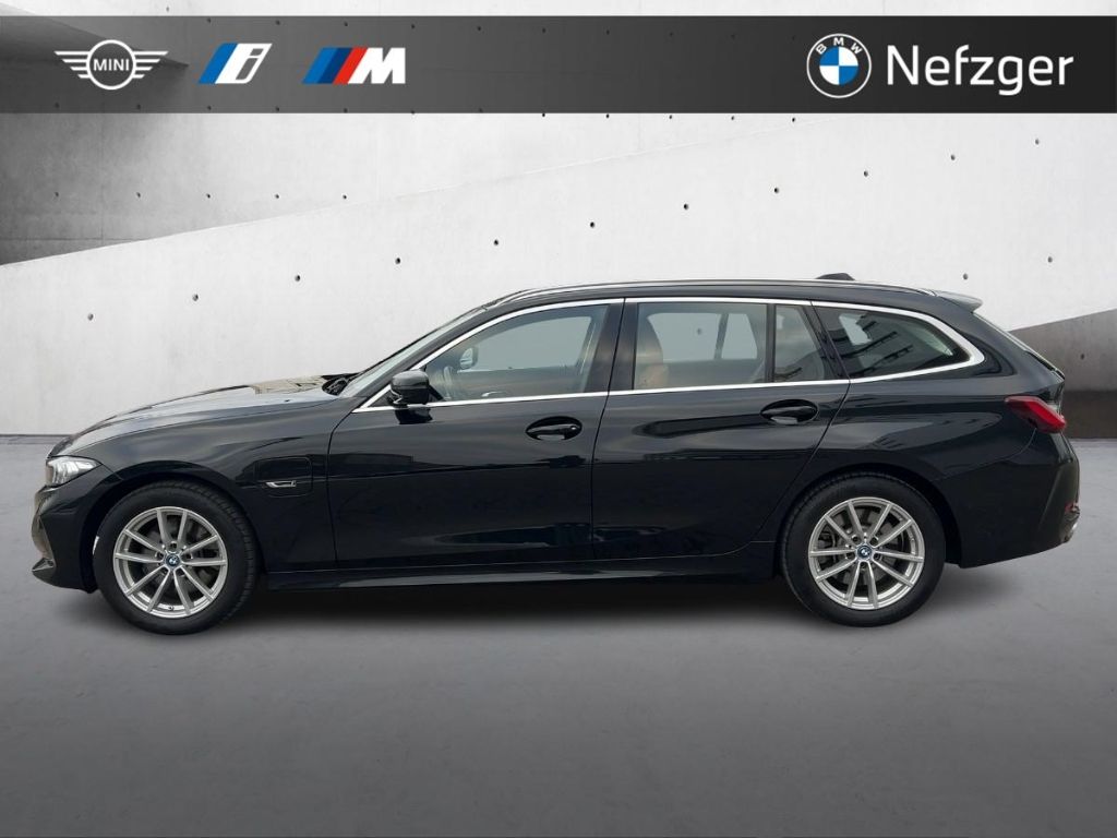 BMW 320 e xDrive Touring Navi Pano HiFi RFK Sportsit foto 3