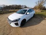 Hyundai Ioniq Premium Hybrid - Hyundai IONIQ von privat